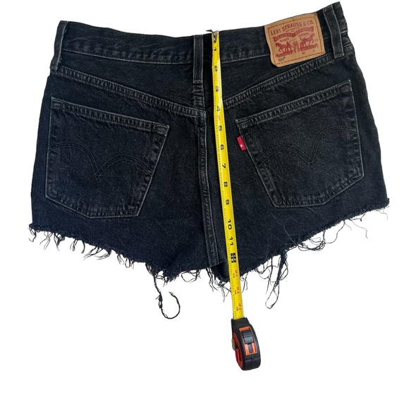 Levi’s Black 501 Short - Picture 5 of 7
